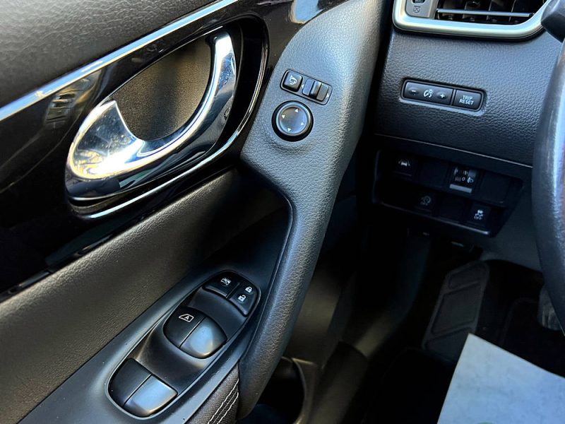 NISSAN QASHQAI II N-CONNECTA 1.6 DCI 130 TOIT PANORAMIQUE GPS BLUETOOTH REGULATEUR - GARANTIE 1 AN
