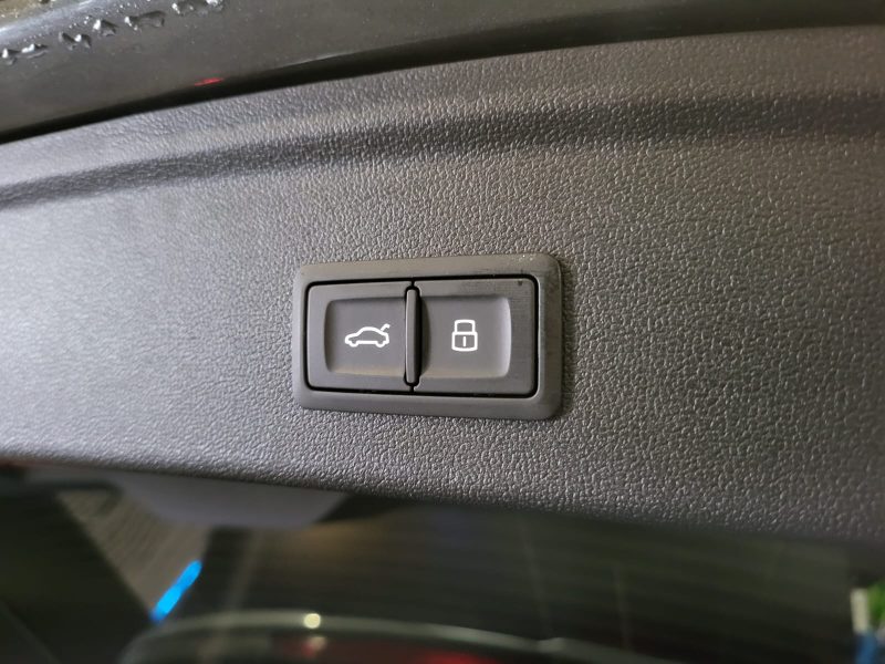 AUDI A3 SPORTBACK 35 TDI 150cv S-Line S-Tronic7 // APPLE CARPLAY/TOIT OUVRANT/CAMERA DE RECUL