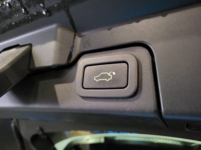 LAND ROVER RANGE ROVER EVOQUE 2.2 SD4 190cv Dynamic BVA // TOIT PANORAMIQUE/SIEGES CHAUFFANT/CAMERA 