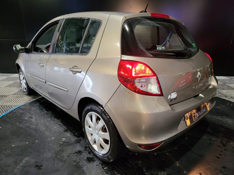 1.5 dCi 75cv / REGULATEUR / CLIM