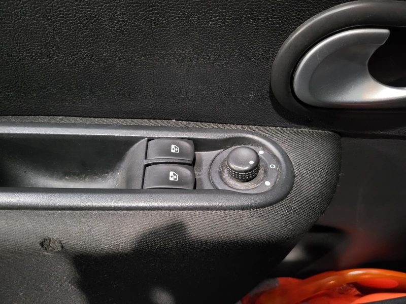 1.5 dCi 75cv / REGULATEUR / CLIM