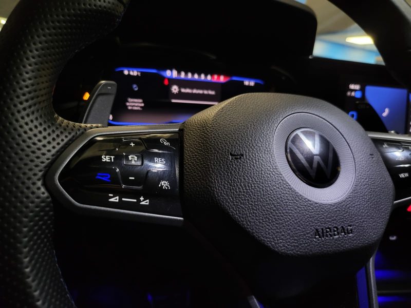 VOLKSWAGEN GOLF 8R PERFORMANCE 2.0 TSI 320CH 4MOTION DSG7 / TOIT OUVRANT + CUIR + TETE HAUTE