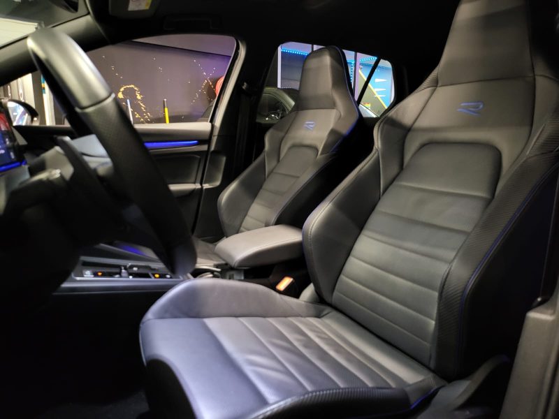 VOLKSWAGEN GOLF 8R PERFORMANCE 2.0 TSI 320CH 4MOTION DSG7 / TOIT OUVRANT + CUIR + TETE HAUTE