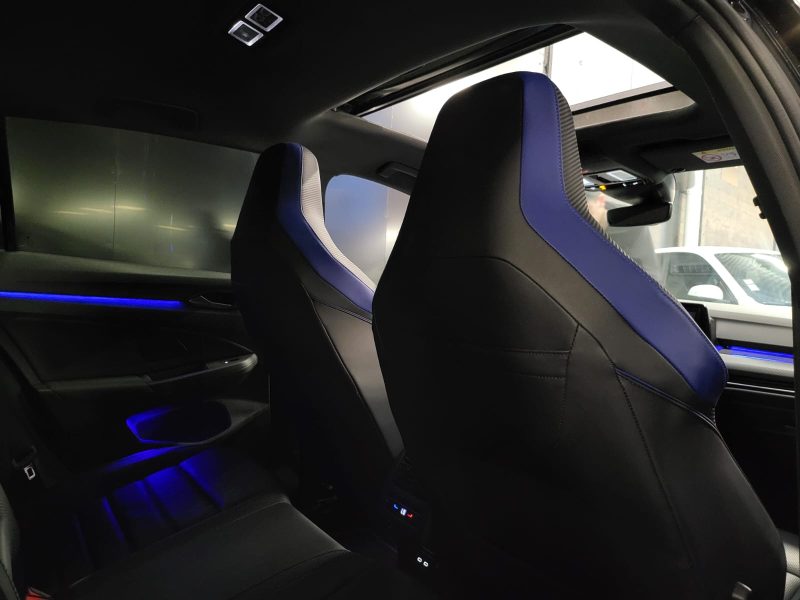 VOLKSWAGEN GOLF 8R PERFORMANCE 2.0 TSI 320CH 4MOTION DSG7 / TOIT OUVRANT + CUIR + TETE HAUTE