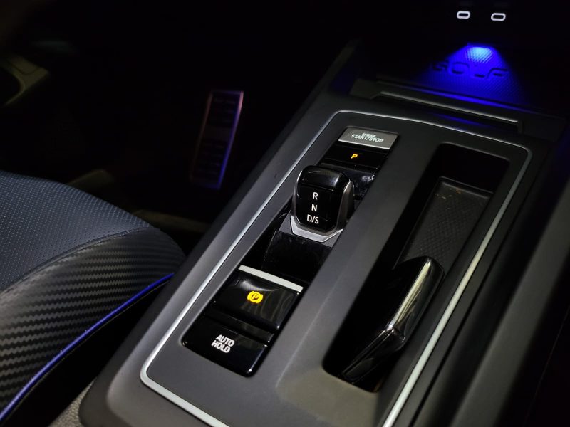 VOLKSWAGEN GOLF 8R PERFORMANCE 2.0 TSI 320CH 4MOTION DSG7 / TOIT OUVRANT + CUIR + TETE HAUTE