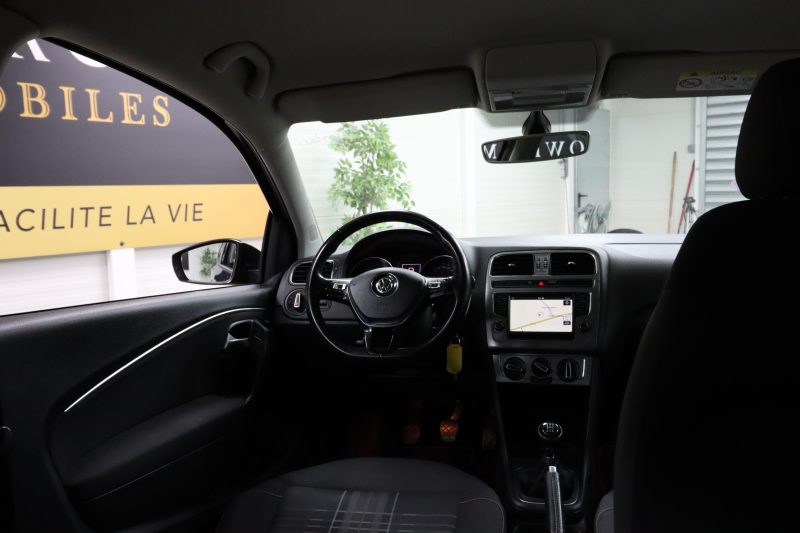 VOLKSWAGEN POLO V 2015