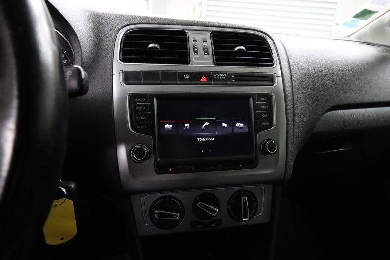 VOLKSWAGEN POLO V 2015