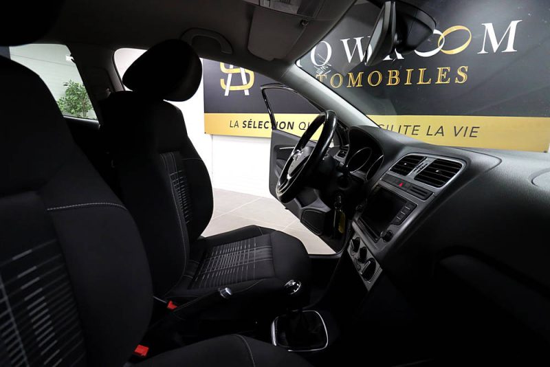 VOLKSWAGEN POLO V 2015