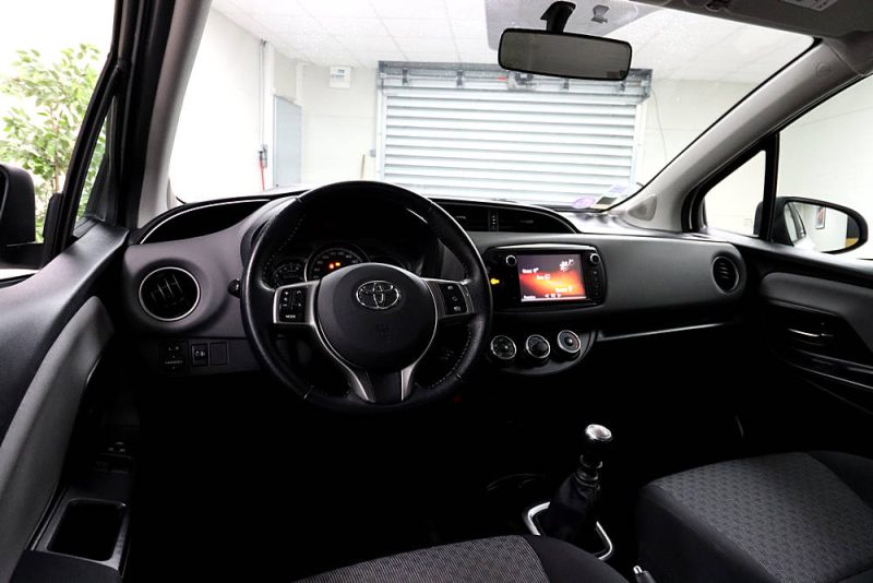 TOYOTA YARIS 2015