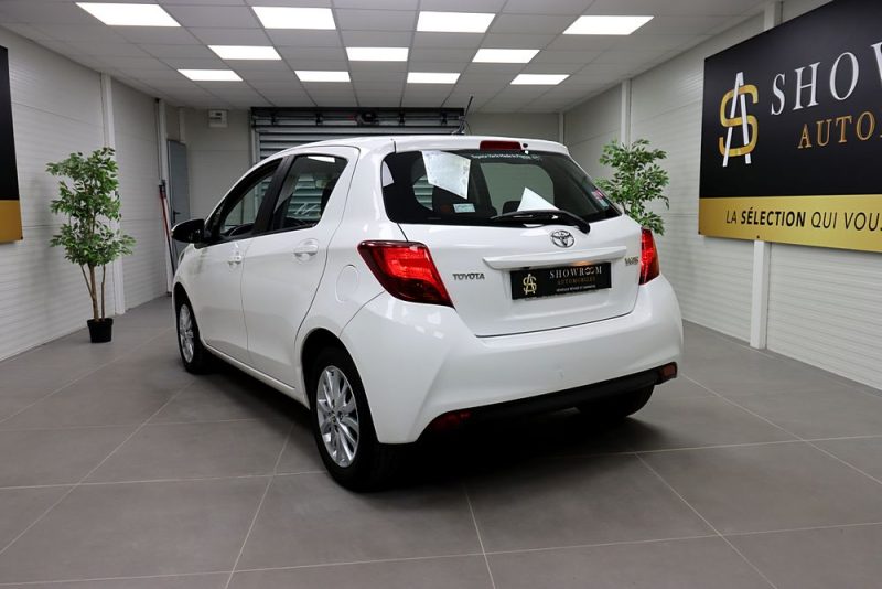 TOYOTA YARIS 2015