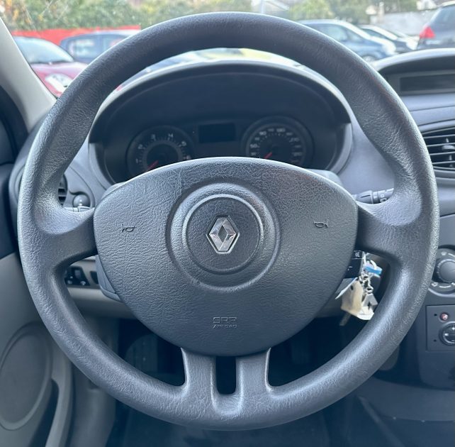 RENAULT CLIO 2005