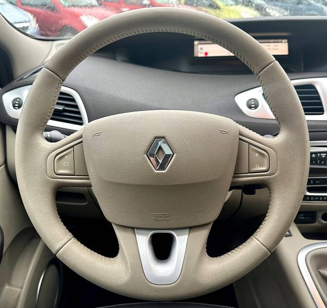 RENAULT SCENIC III 2009