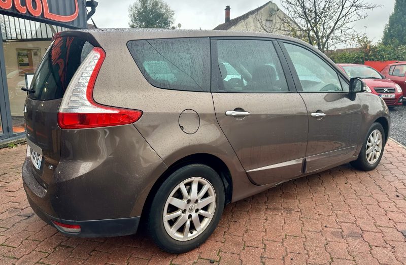 RENAULT SCENIC III 2009