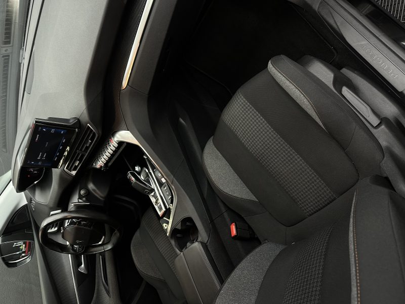 PEUGEOT 3008 SUV 2020