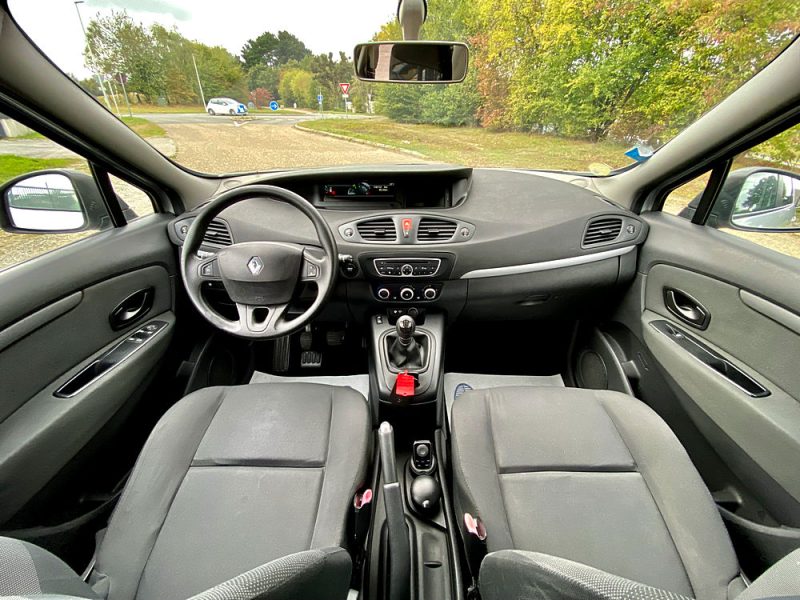 Renault Scenic 3 1.5 DCI 95 FAP ÉCO 2 AUTHENTIQUE GARANTIE 6 MOIS 