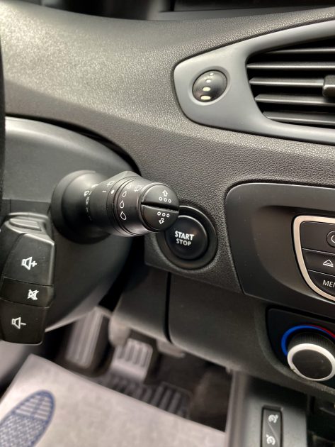 Renault Scenic 3 1.5 DCI 95 FAP ÉCO 2 AUTHENTIQUE GARANTIE 6 MOIS 