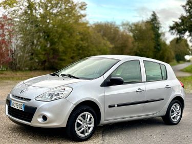 Renault Clio lll Phase 2 1.5 DCI 70 CH AUTHENTIQUE 