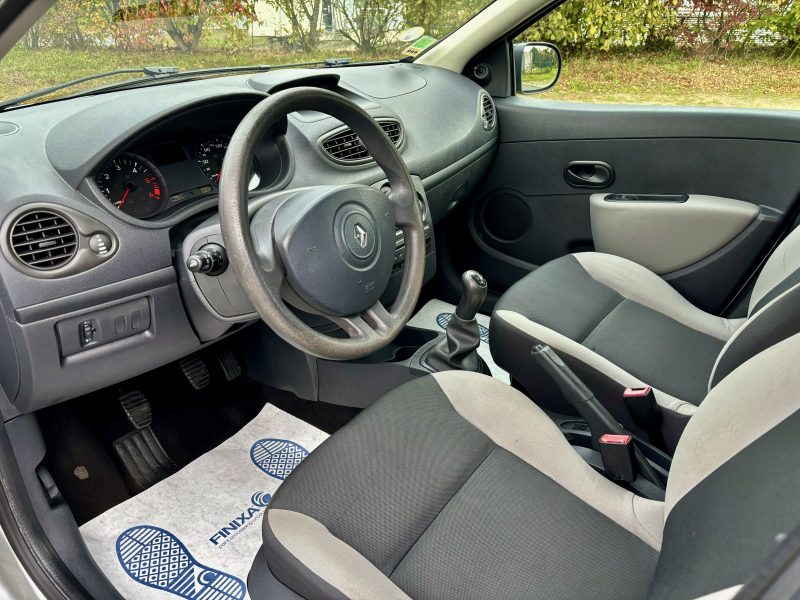 Renault Clio lll Phase 2 1.5 DCI 70 CH AUTHENTIQUE 