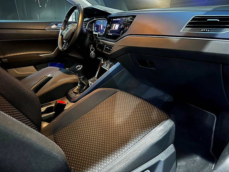 VOLKSWAGEN POLO VI 1.0 MPi 80cv Confortline 1ère Main // APPLE CARPLAY/RADAR-AV-AR/CHARGEUR A INDUCT