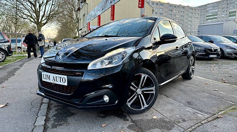 PEUGEOT 208 2015