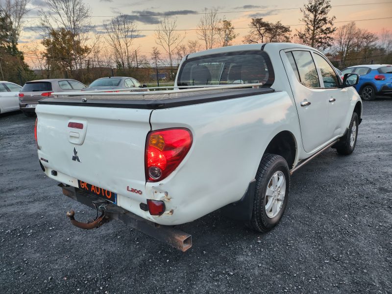 MITSUBISHI L200 double cabine 136cv 2011 92000 km 