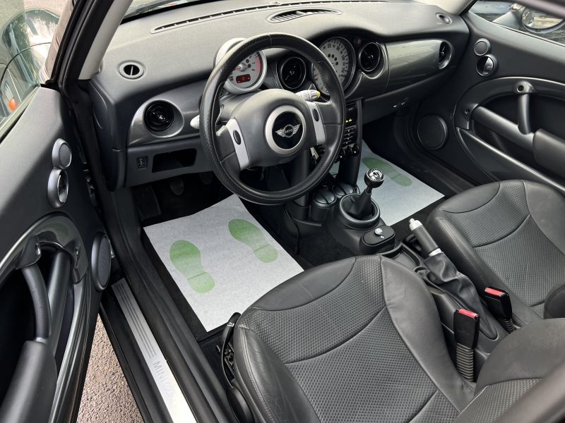 MINI MINI OOPER R50 1.6 115 Cv 33 100 Kms INTERIEUR CUIR / ORIGINE FRANCE - GARANTIE 1 AN 