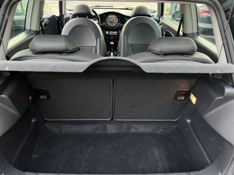 MINI MINI OOPER R50 1.6 115 Cv 33 100 Kms INTERIEUR CUIR / ORIGINE FRANCE - GARANTIE 1 AN 