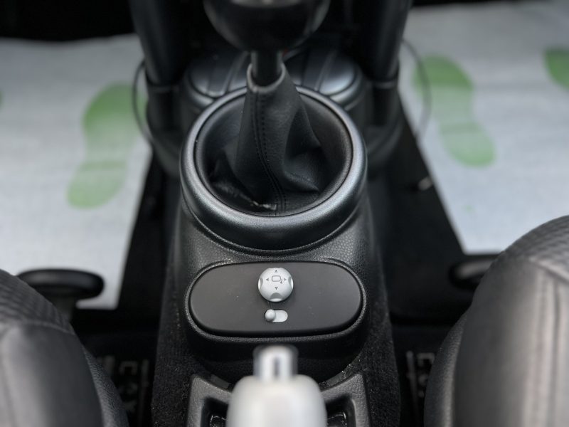 MINI MINI OOPER R50 1.6 115 Cv 33 100 Kms INTERIEUR CUIR / ORIGINE FRANCE - GARANTIE 1 AN 