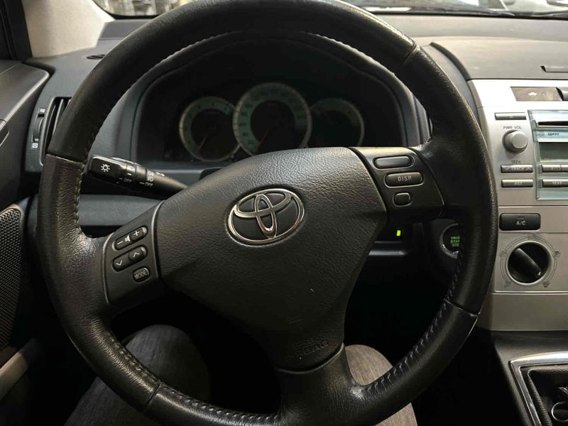 TOYOTA COROLLA VERSO 2.2L D-4D 136ch