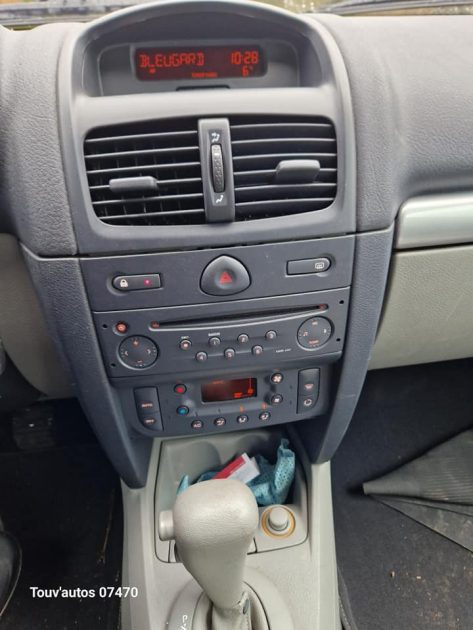 RENAULT CLIO II 1.4 98 CV