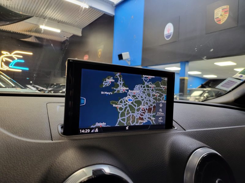 AUDI A3 Sportback 1.4 TFSI E-TRON S-TRONIC 204CH DESIGNE / VIRTUAL COCKPIT + SIEGES CHAUFFANTS