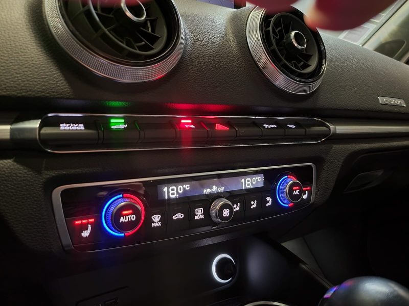 AUDI A3 Sportback 1.4 TFSI E-TRON S-TRONIC 204CH DESIGNE / VIRTUAL COCKPIT + SIEGES CHAUFFANTS