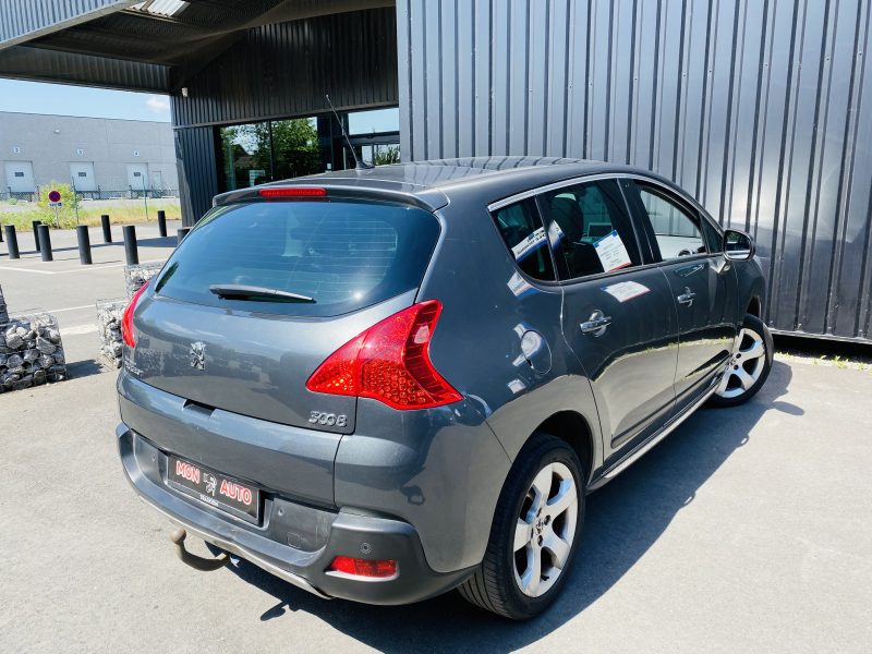 PEUGEOT 3008 2013