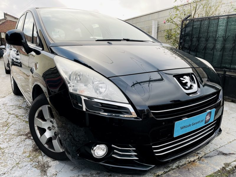 PEUGEOT 5008 2012