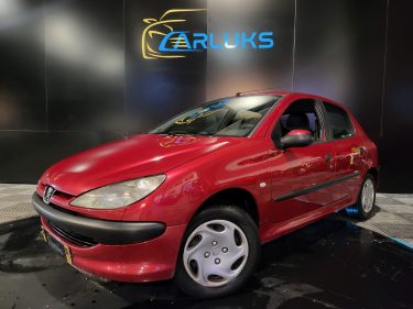 PEUGEOT 206 1.4i 75cv XT Boite Auto 95000kms / CLIMATISATION/RADIO K7/VITRES ELECTRIQUES