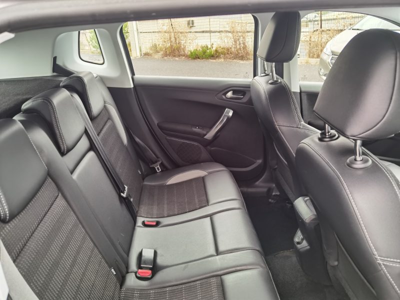 PEUGEOT 2008 1.6 e-HDI ALLURE