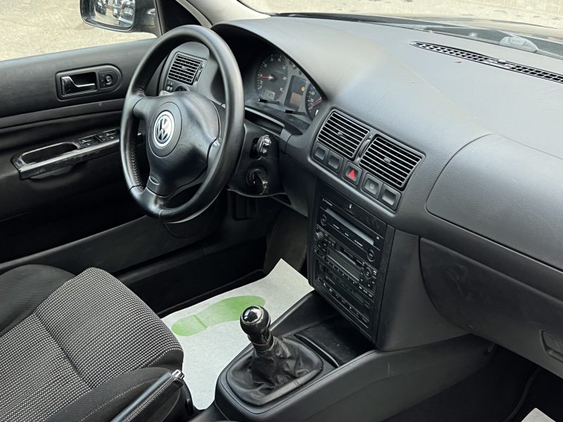 VOLKSWAGEN GOLF 4 IV 1.6 100 Cv 5 PORTES / CLIMATISATION BLUETOOTH - GARANTIE 6 MOIS