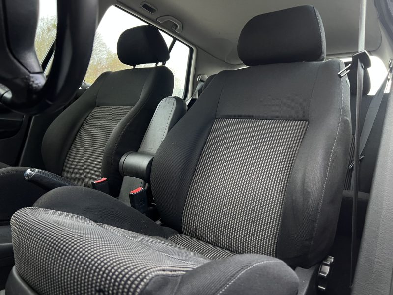 VOLKSWAGEN GOLF 4 IV 1.6 100 Cv 5 PORTES / CLIMATISATION BLUETOOTH - GARANTIE 6 MOIS