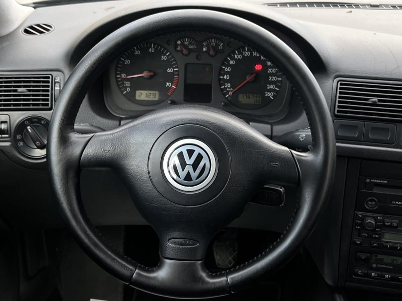 VOLKSWAGEN GOLF 4 IV 1.6 100 Cv 5 PORTES / CLIMATISATION BLUETOOTH - GARANTIE 6 MOIS