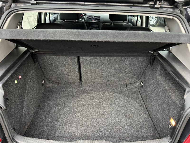 VOLKSWAGEN GOLF 4 IV 1.6 100 Cv 5 PORTES / CLIMATISATION BLUETOOTH - GARANTIE 6 MOIS