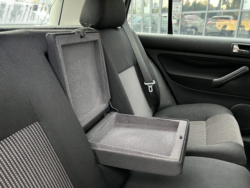 VOLKSWAGEN GOLF 4 IV 1.6 100 Cv 5 PORTES / CLIMATISATION BLUETOOTH - GARANTIE 6 MOIS