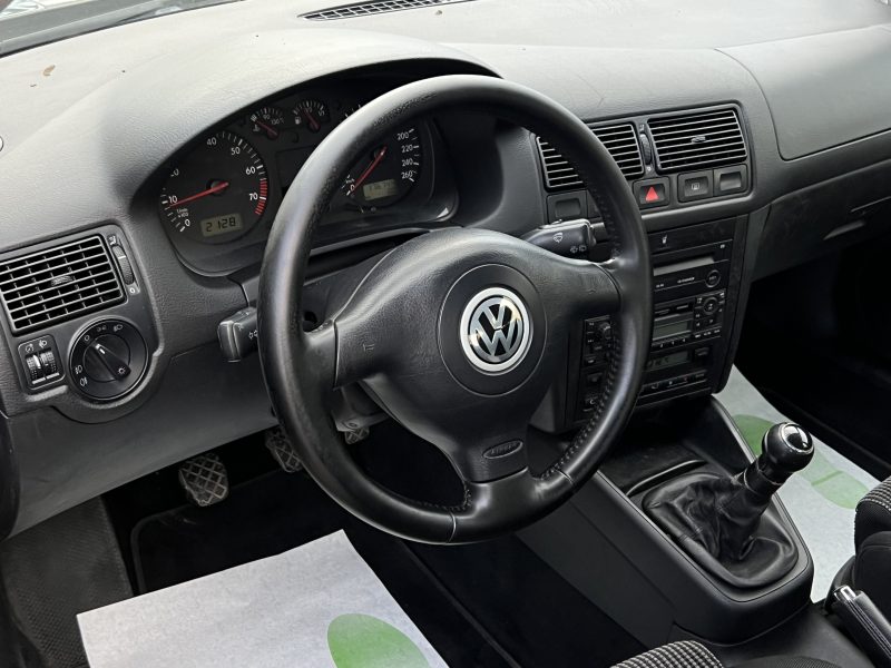 VOLKSWAGEN GOLF 4 IV 1.6 100 Cv 5 PORTES / CLIMATISATION BLUETOOTH - GARANTIE 6 MOIS