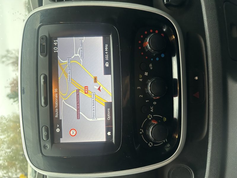 RENAULT TRAFIC III Camionnette 2017