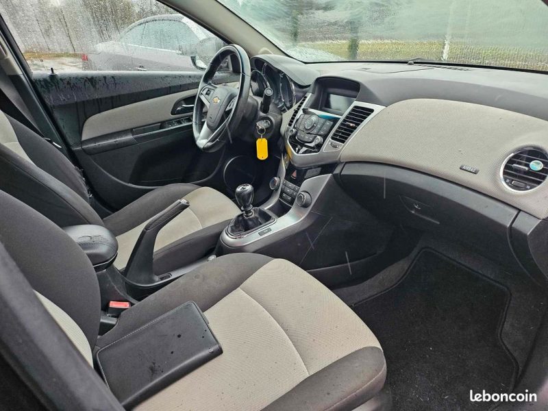 CHEVROLET CRUZE 2011