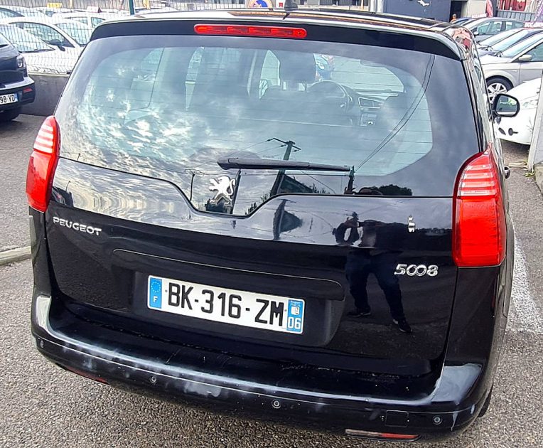 PEUGEOT 5008 2011