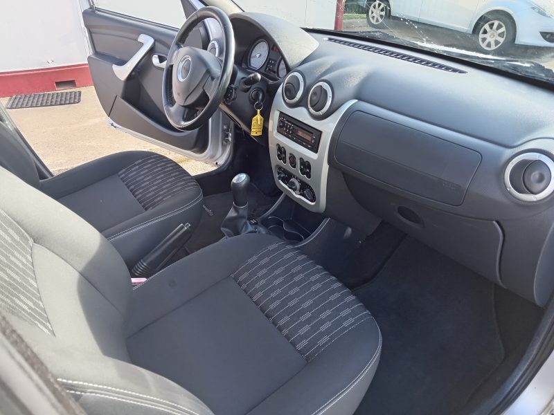 DACIA SANDERO 2011