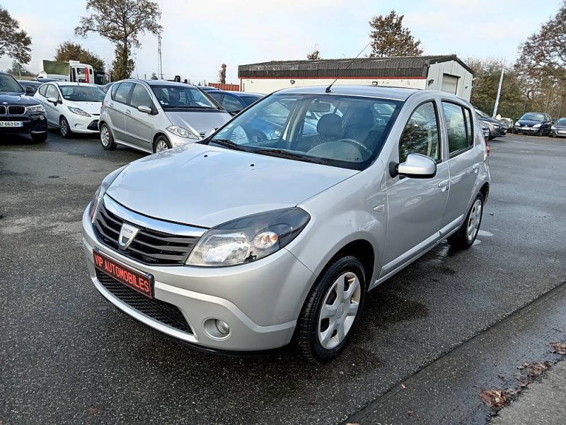 DACIA SANDERO 2011