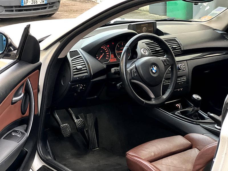 BMW  SERIE 1 120d PACK SPORT !