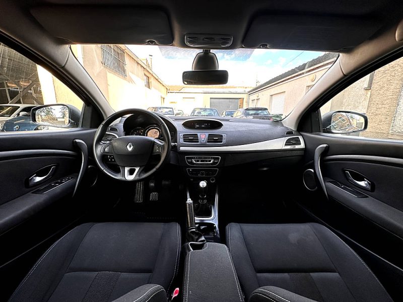 RENAULT MEGANE 1.6 DYNAMIQUE !