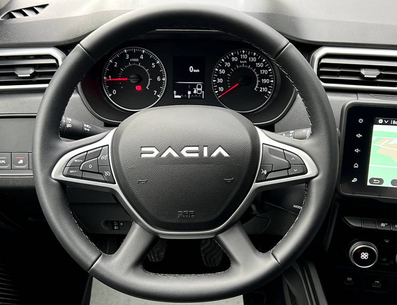 DACIA DUSTER II PHASE 2 JOURNEY + 1.0 LPG 100 Cv 2023 / 2 323 Kms 1ERE MAIN - GARANTIE CONSTRUCTEUR
